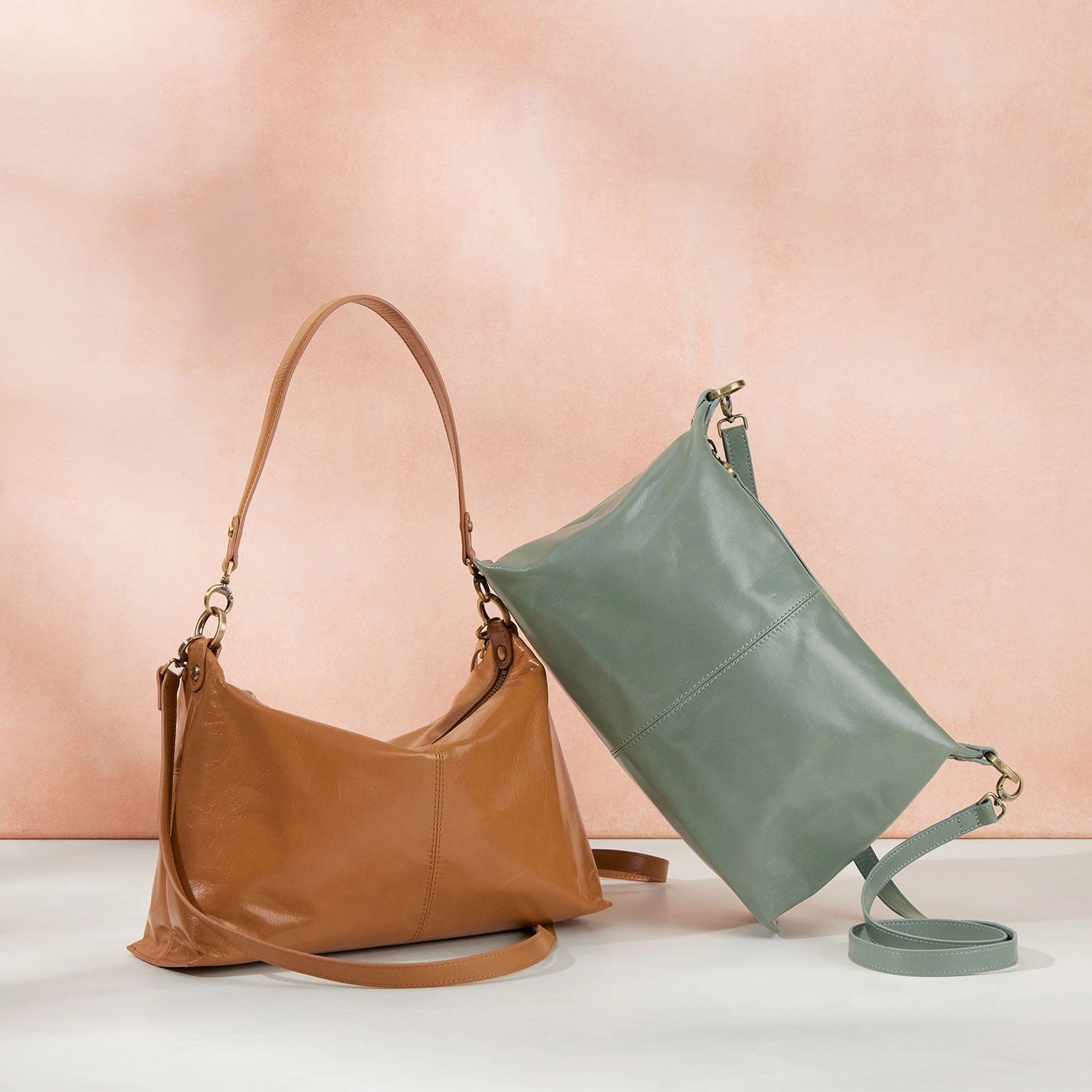 Avon Shoulder Bag In Polished Leather - Jade