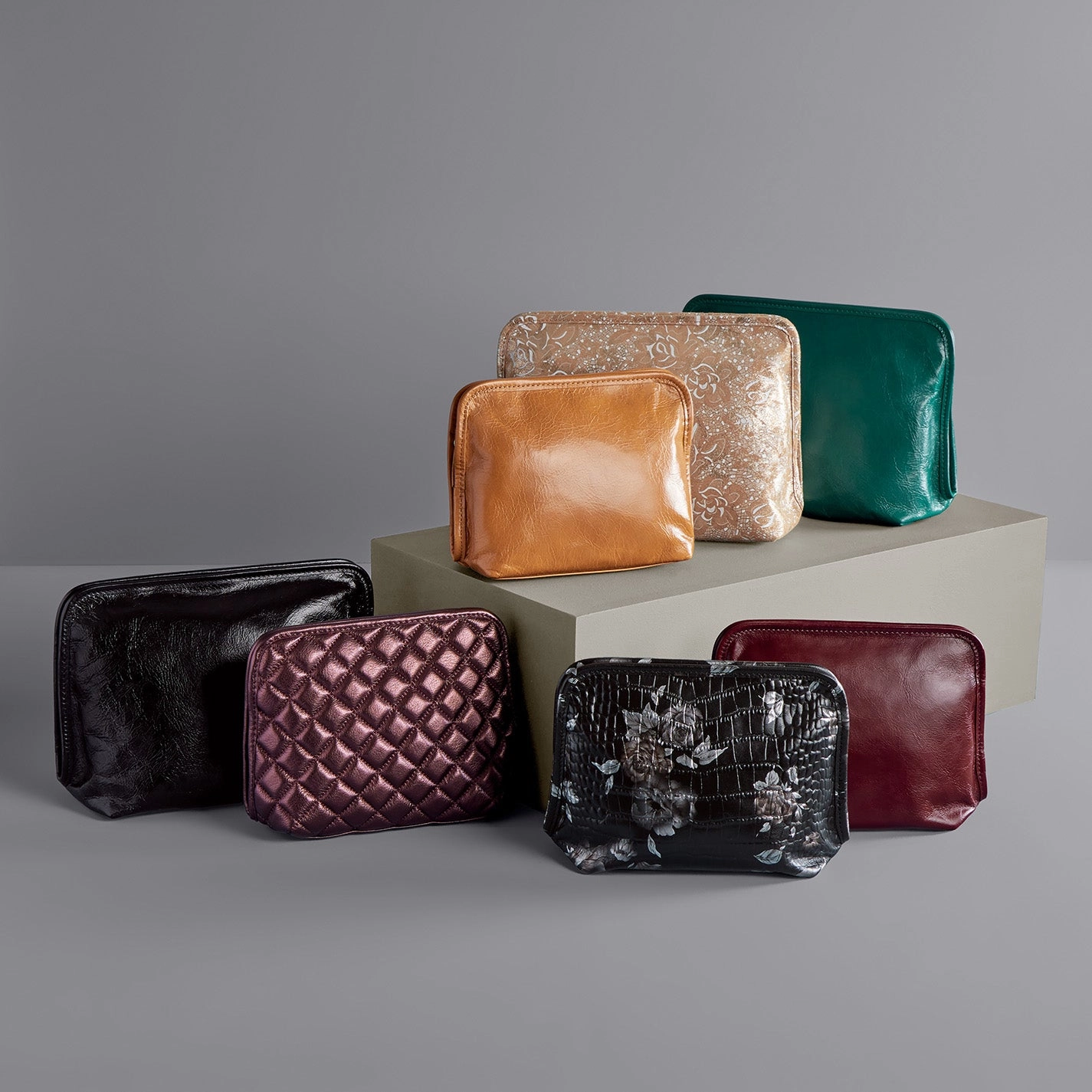 Beauty Large Cosmetic Pouch In Polished Leather - Alpine Green