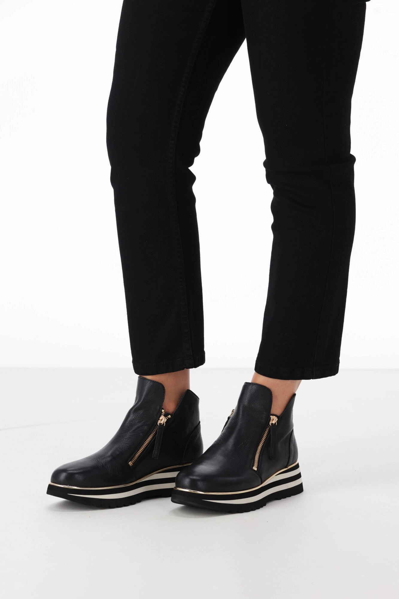 Django & Juliette Evol Black