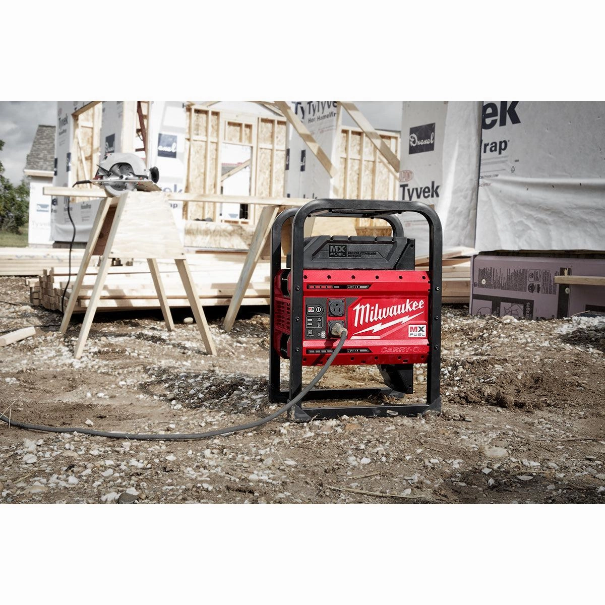 Milwaukee MXF002-2XC - MX FUEL™ CARRY-ON™ 3600W/1800W Power Supply