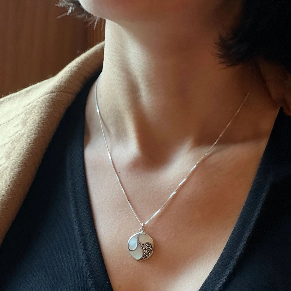 Mother of Pearl Necklace - Sterling Silver, Indonesia