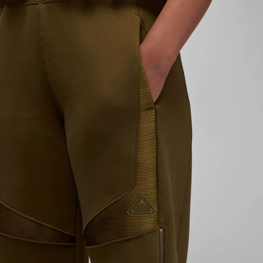 W 23 ENGINEERED FLEECE PANTS LIGHT OLIVE