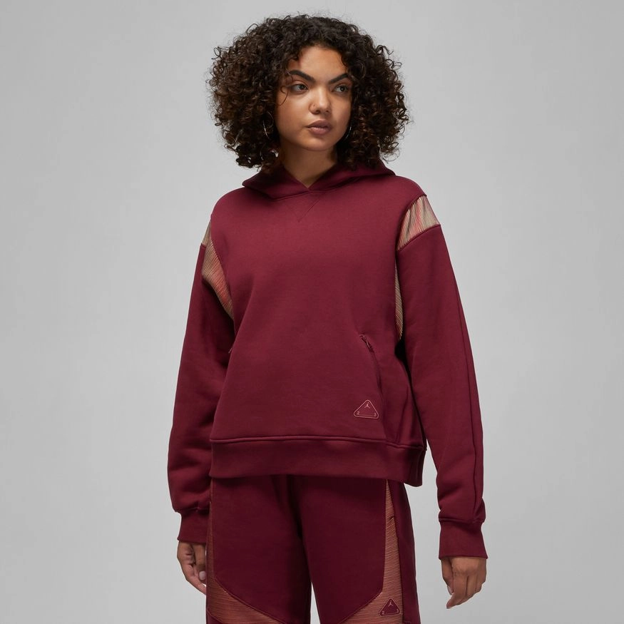 W 23 ENGINEERED PULLOVER HOODIE CHERRYWOOD